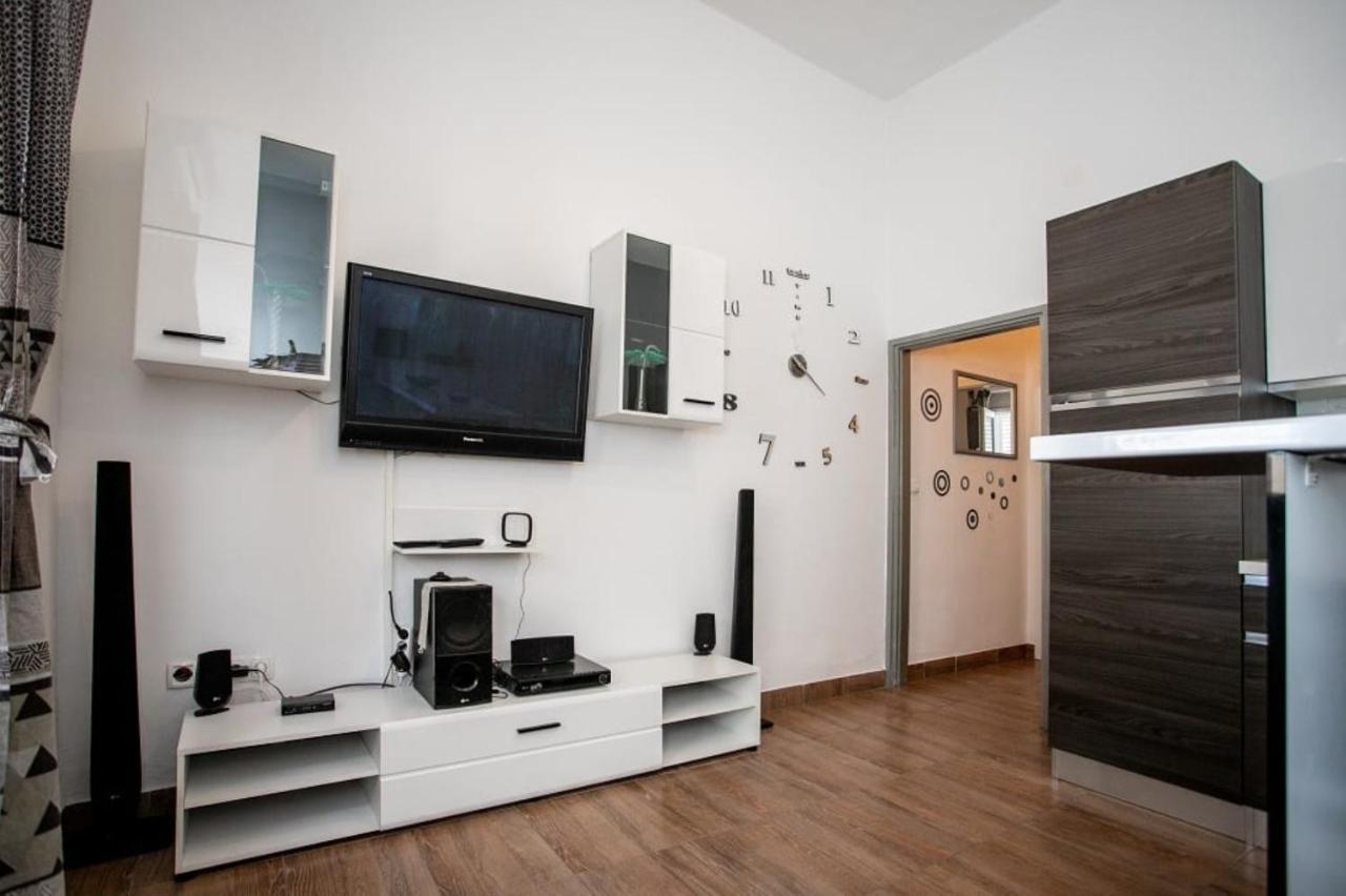 Apartments Punta 2 Omiš Kültér fotó